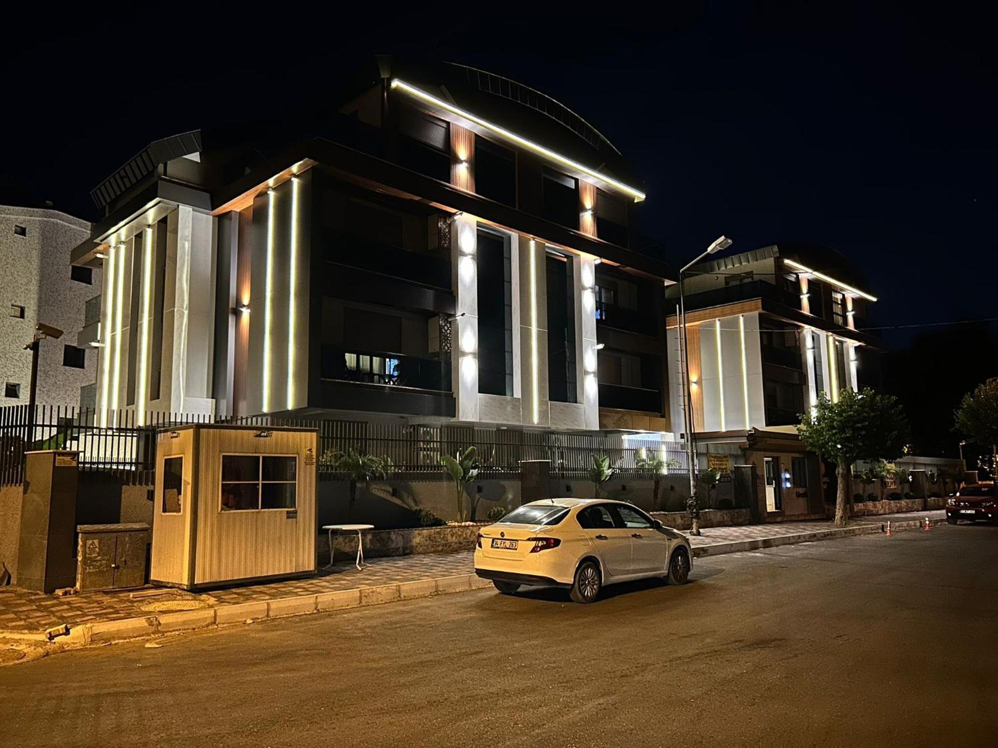 Grand Diker Port Daire *