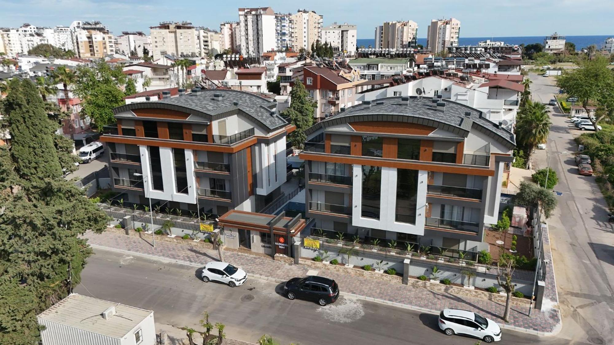Grand Diker Port Daire